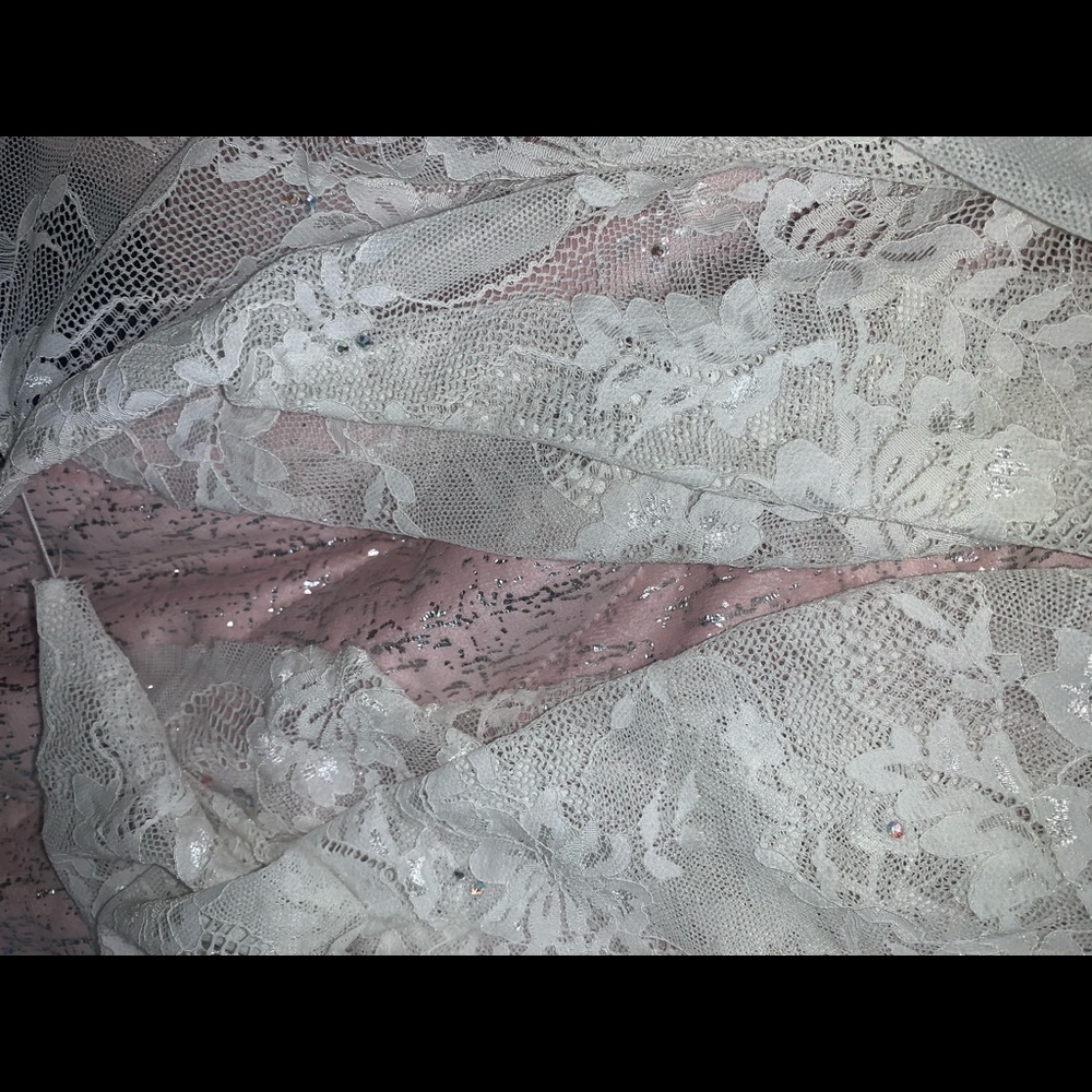 Dress - Picture 6 of 9